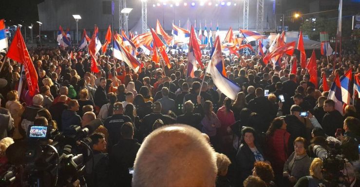 Több ezren tüntettek a szavazatszámlálás megismétlése ellen Bosznia-Hercegovinában