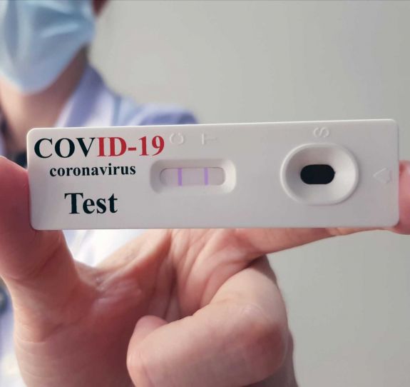 Idén többen teszteltek Háromszéken koronavírusra, mint a járvány éveiben összesen