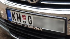 Pristina nem akarja tovább halasztani a korábban vitát kiváltó rendszámtáblacserét