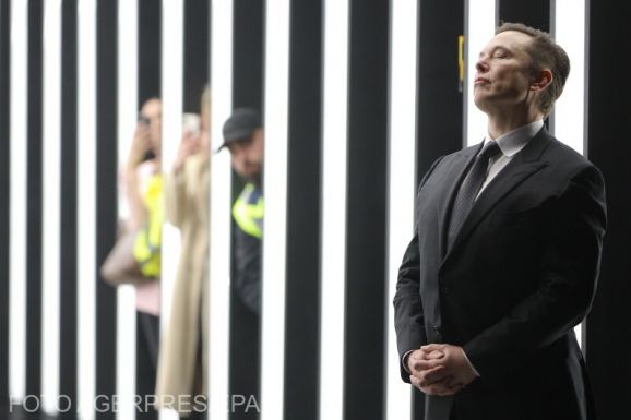 Romániába látogat Elon Musk a hétvégén