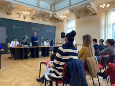 Szennyvízhálózat-bővítésről, útfelújításokról döntöttek Csíkszeredában