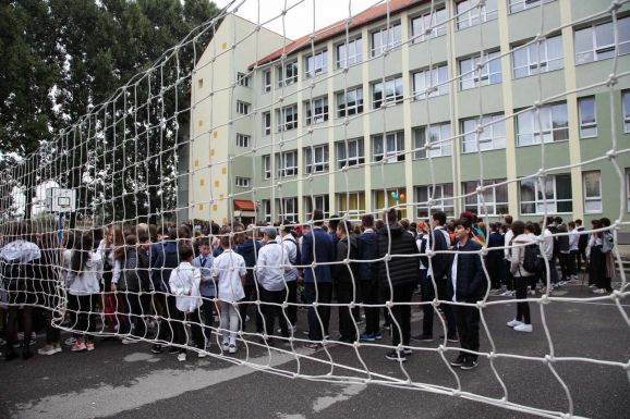 Szegregációnak minősül a diákokat etnikai, vallási vagy szociális okok miatt elkülöníteni a szenátus szerint
