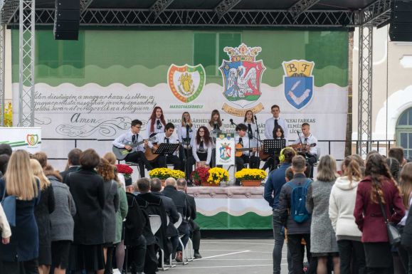 Átadták Erdély legnagyobb magyar iskolájának felújított épületét