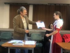 A magyar és román nyelvből jól teljesítő diákoknak létesítettek magán ösztöndíjalapot Sepsiszentgyörgyön