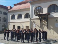 Flashmobbal emlékeztek a nagyenyedi diákok