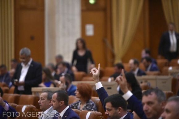 Az államfő szerint a parlamentnek a Velencei Bizottság ajánlásaival kell elfogadnia az új igazságügyi törvényeket