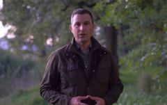 Tánczos Barna környezetvédelmi miniszter rendhagyó kormányzati tájékoztatója