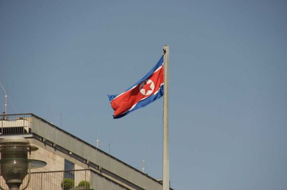 Észak-Korea ballisztikus rakétákat lőtt ki Japán felé
