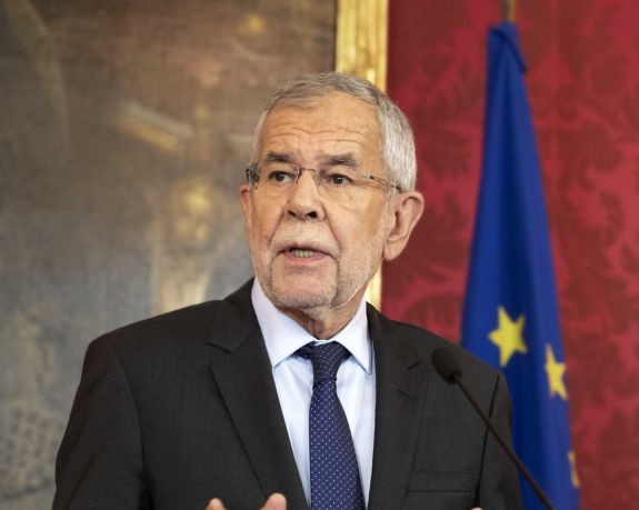 Elnököt választ Ausztria, 6 millió embert várnak az urnákhoz