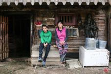 A kisfiú, aki a zsebpénzéből kecskét vásárol: 13 évesen édesanyjával közösen gazdálkodik a Gyimesekben