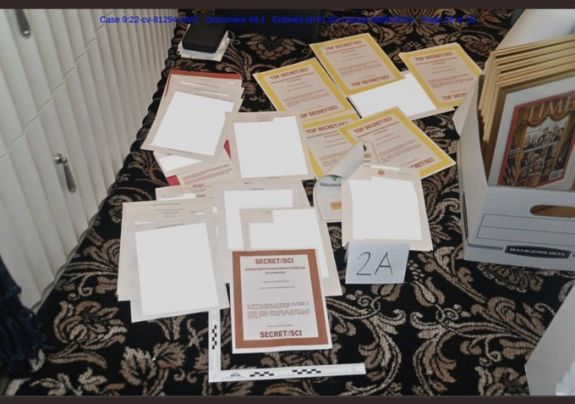 Trump szerint beállított fotókat tett közzé a kormány a házkutatásról