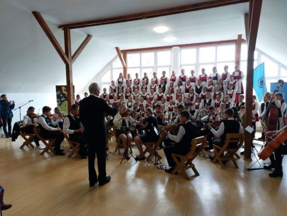 Az időjárás miatt megváltozott a Muzsikál az erdő vasárnapi helyszíne