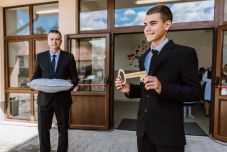 Iskolát és művelődési otthont avattak Marossárpatakon