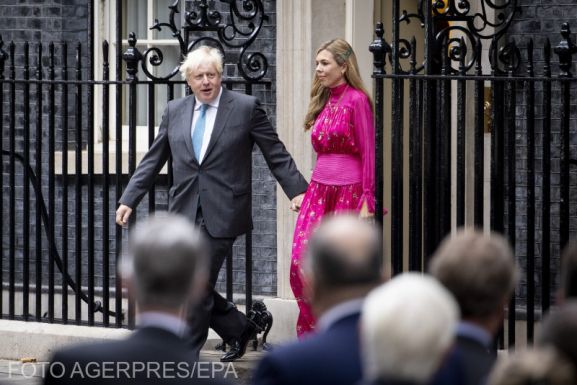 Boris Johnson elhagyta a Downing Street-i kormányfői rezidenciát