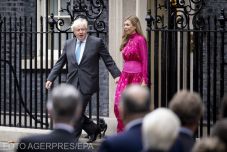 Boris Johnson elhagyta a Downing Street-i kormányfői rezidenciát 