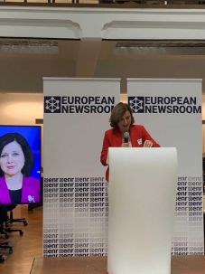 Jourová: a teljes képhez az olvasóknak határokon átnyúló tájékoztatásra van szükségük