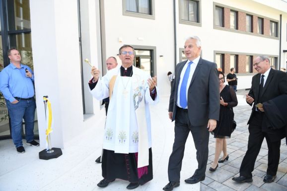 Átadták a Megmaradás Házát Szatmárnémetiben