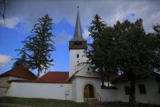 Értékes épített örökség – Újjászentelték a megújult várfalvi unitárius templomot 