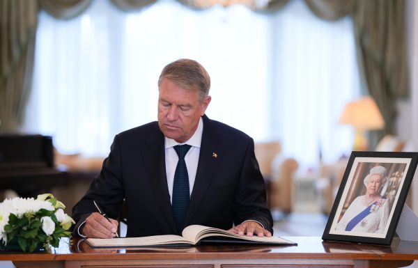 Klaus Iohannis és Novák Katalin is részt vesz II. Erzsébet temetésén