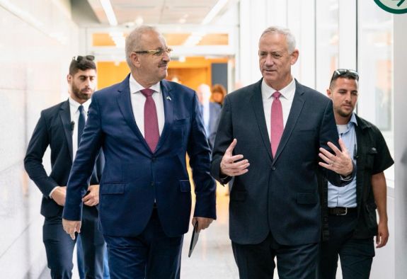 Az izraeli védelmi miniszterrel találkozott Vasile Dîncu Tel-Avivban