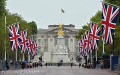 Szerdán felravatalozzák a királynő koporsóját a londoni parlamentben