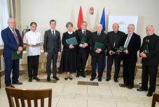 Állami kitüntetéseket adtak át Magyarország csíkszeredai főkonzulátusán