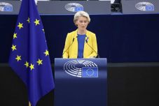 Von der Leyen: az uniós szankciók megmaradnak
