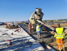 Útépítésre és vízhálózat-bővítésre kapott egymilliárd lejt Beszterce-Naszód megye 