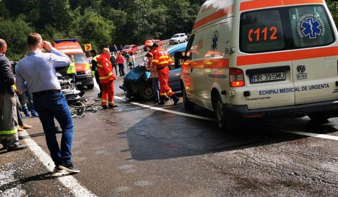 Összeütközött két autó Szentegyháza közelében, ketten kórházba kerültek