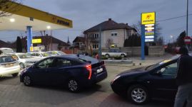 Ciucă: meghosszabbíthatják az üzemanyagár-kompenzációt, nőhet a nyugdíj és a minimálbér