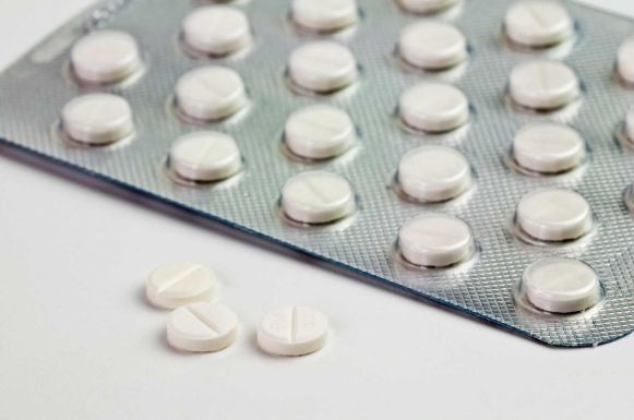 Egészségügyi minisztérium: a betegek tájékozódjanak a gyógyszerek helyes használatáról