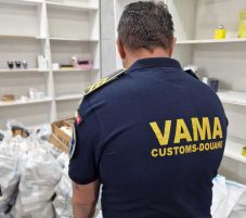 Létszámstop van a közszférában, mégis százával hirdetik meg az új állami állásokat