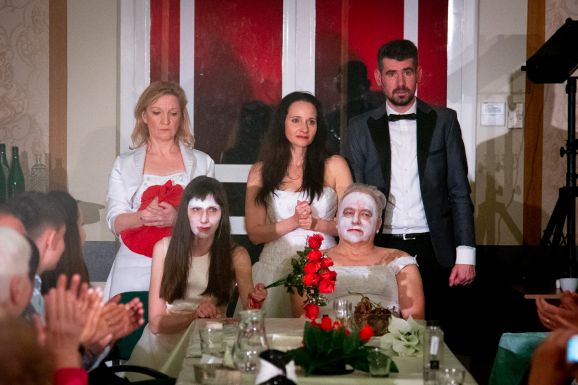 Tolsztojjal ünnepel a 15 éves Aradi Kamaraszínház