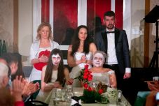 Tolsztojjal ünnepel a 15 éves Aradi Kamaraszínház