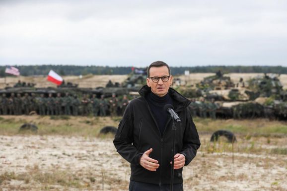 Morawiecki: a NATO-nak Ukrajna további támogatásával kell válaszolnia az orosz mozgósításra