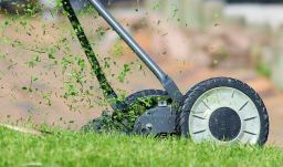 Zöldövezet-karbantartói képesítést szereztek a csíkszeredai börtön fogvatartottjai