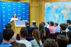 Novák Katalin Amerikában: a gyermekvállalás menti meg a világot