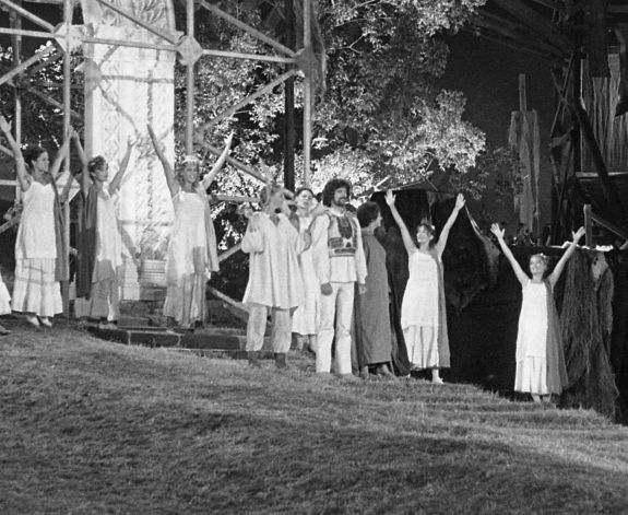 Nagyszabású programsorozattal ünneplik az István, a király 40. évfordulóját