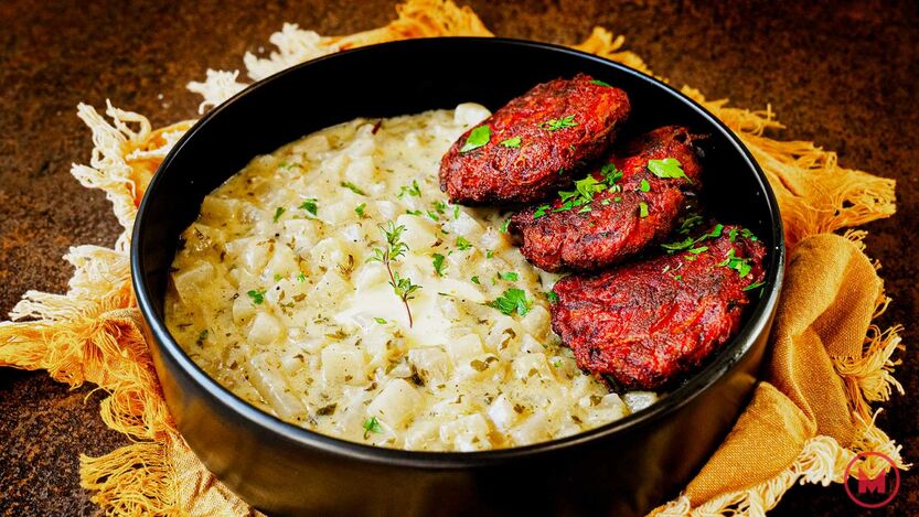 Karalábéfőzelék cékla pogácsával