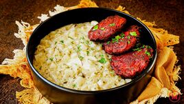 Erdély ízei: karalábéfőzelék cékla pogácsával