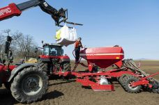 Elfogadták: 3000 lejre nő a minimálbér a mezőgazdaságban és az élelmiszeriparban