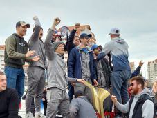 Lovasszekeres diadalmenetben járta be a csíki falvakat a Csíkszeredai Sportklub