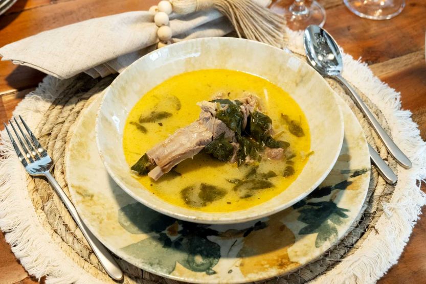 Erdély ízei: Salátaboglárka leves bárányhússal