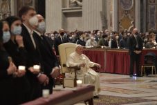  Ferenc pápa: a feltámadás fénye világítsa meg az élet legsötétebb szegleteit