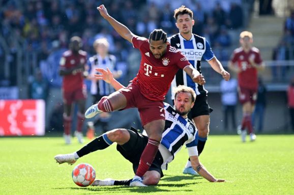 Háborúellenes üzenet miatt szakították félbe a Bayern meccsének a közvetítését