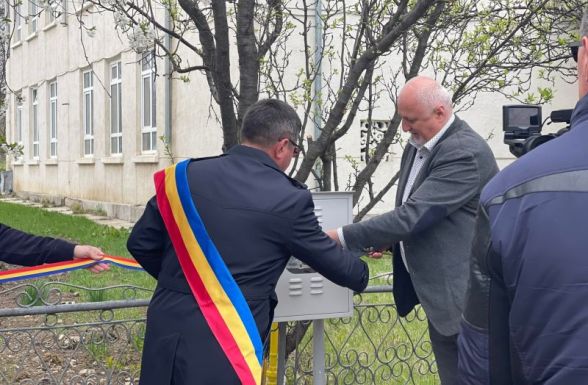 A polgármester saját születésnapján felavatta a falu első gázóráját