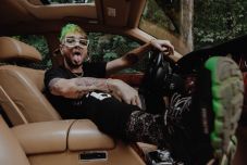 Trap-színpaddal és kedvezményes bérlettel várja a 21 év alattiakat az EC