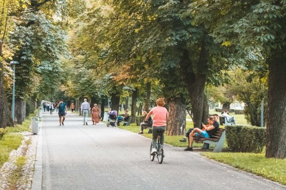 Napszámosokkal is rendben tarthatják a zöldövezeteket az önkormányzatok