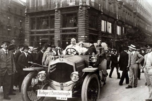 Emlékkiállítás nyílik Székelyudvarhelyen az 1912-es Budapest–Konstantinápoly autós túra fotóiból