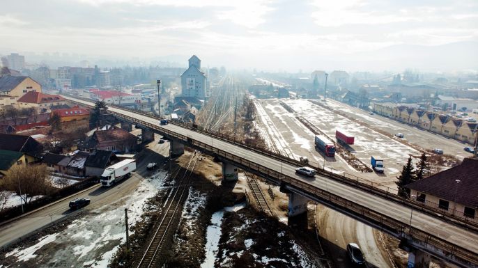 Jövő kedden lezárják a csíkszeredai vasúti felüljárót a forgalom elől